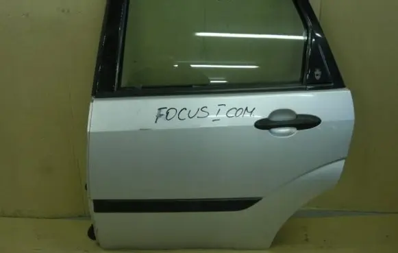 Ford Focus Rear door