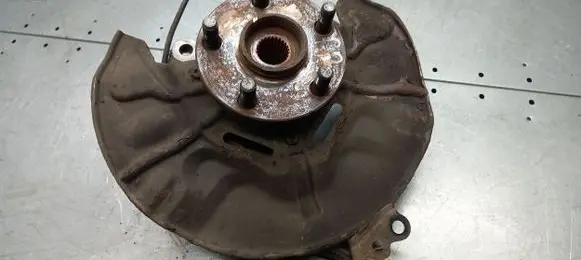 Toyota Avensis Verso Front wheel hub