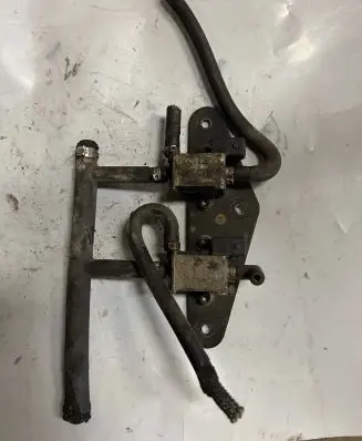 Audi A4 S4 B6 8E 8H Vacuum valve 