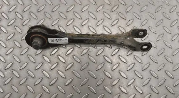 Tesla Model 3 Rear upper control arm/wishbone 104442700C