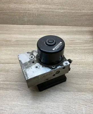 Volvo 960 ABS Pump 8671224 P08671223