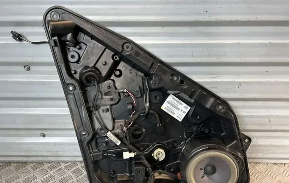 Infiniti Q30 Rear door window regulator with motor 807M15DB5A
