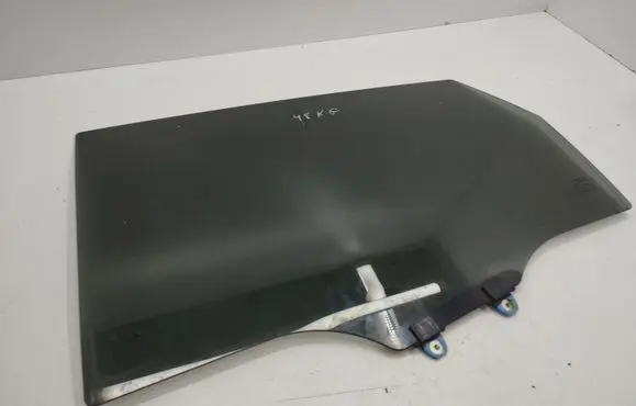 Honda CR-V Rear door window glass