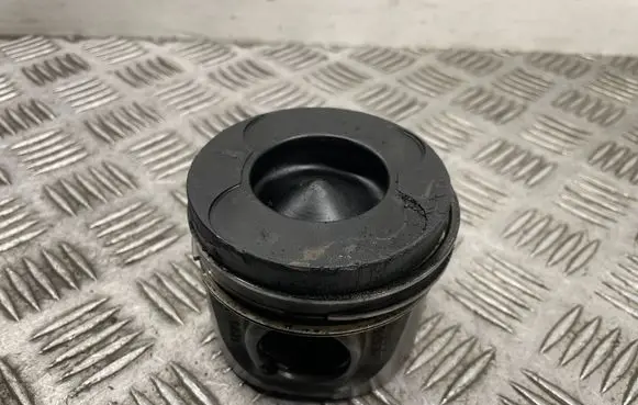 Mercedes-Benz E W211 Piston 0830923