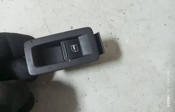 Volkswagen Touran I Electric window control switch 1F0959527