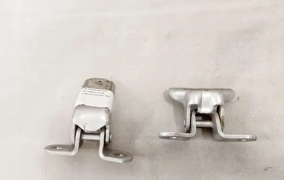 Toyota Avensis T270 Rear door hinge set 