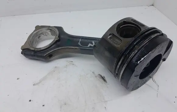 Mercedes-Benz E W211 Piston with connecting rod 8857