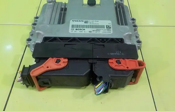 Volvo S60 Engine control unit/module 31331540