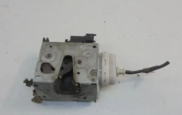 Audi A3 S3 8L Front door lock 8L1837015A