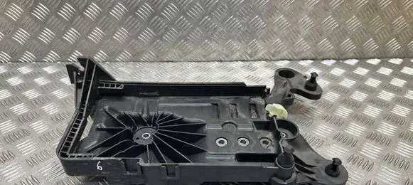 Audi A3 8Y Battery tray 5WA915331C 5WA915331E