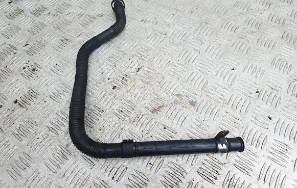 Audi TT Mk1 Breather/breather pipe/hose 8L0133817