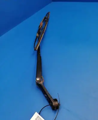 Front wiper blade arm