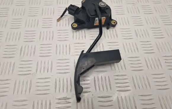 Renault Koleos I Accelerator throttle pedal 18002JY40A 0028B 1031A