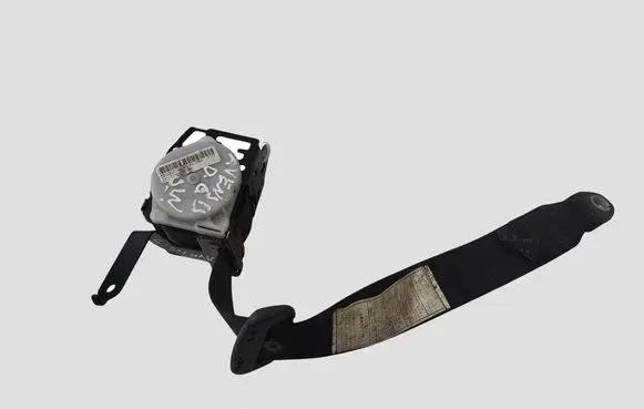 Toyota Avensis T250 Rear seatbelt 041026