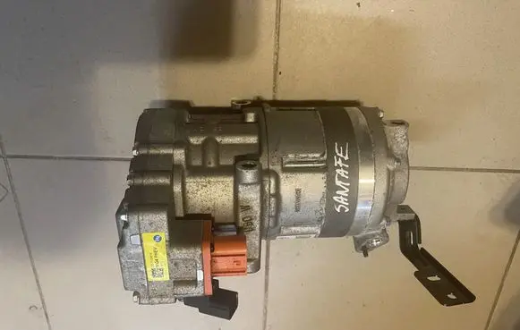 Hyundai Santa Fe Air conditioning (A/C) compressor (pump) HES33 977E1P4500