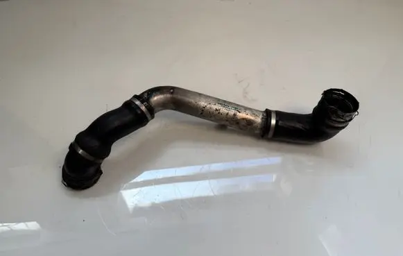 Intercooler hose/pipe