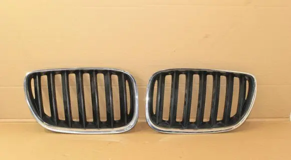 BMW X5 E53 Front bumper upper radiator grill 7124816 7124815