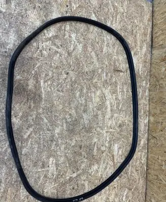 Trunk rubber seal (body)