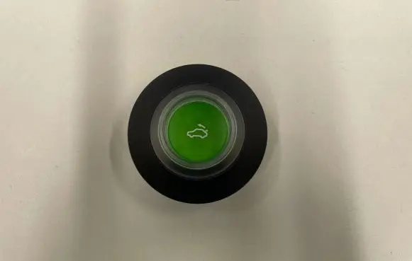 Tailgate opening switch