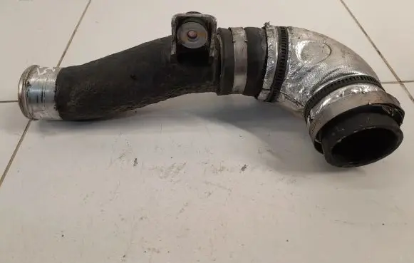 Hyundai Santa Fe Intercooler hose/pipe NOCODE