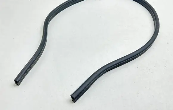 Skoda Octavia Mk3 (5E) Engine compartment rubber 5E0823723A