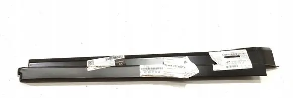 Mercedes-Benz G W463 2nd Gen Windshield trim A463637082064