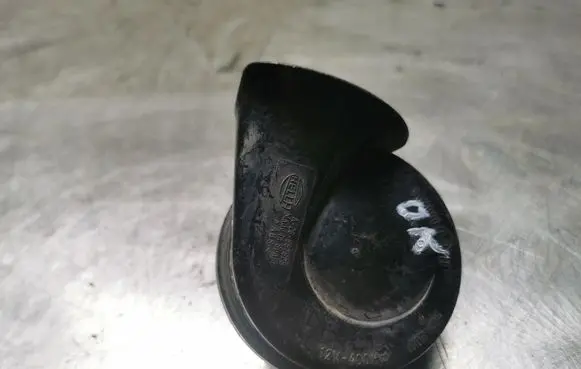 Audi A4 S4 B6 8E 8H Horn signal
