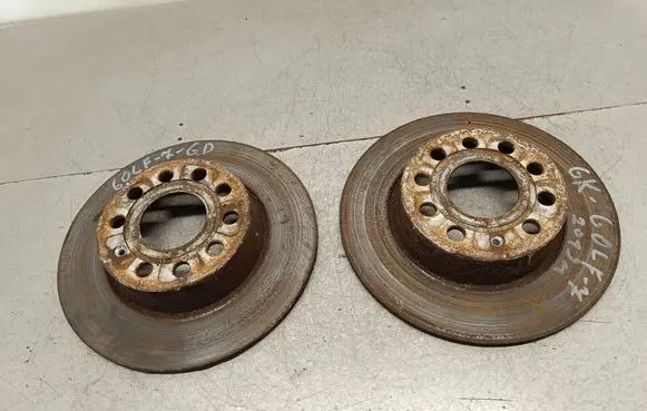 Volkswagen Golf VII Rear brake disc