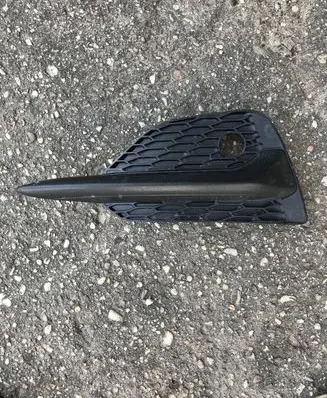 Nissan Qashqai Front bumper lower grill