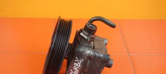 Volvo XC90 Power steering pump 30760531 D5244T4