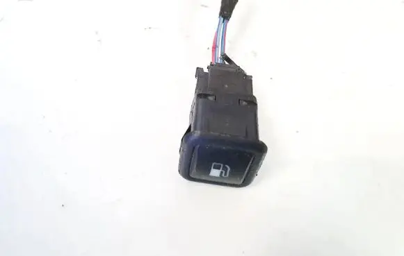 Volkswagen Golf IV Fuel tank opening switch 3b0959833a