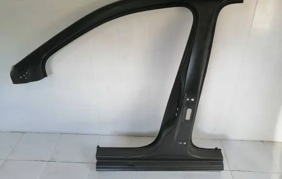 Volkswagen Polo VI Pillar (middle) 