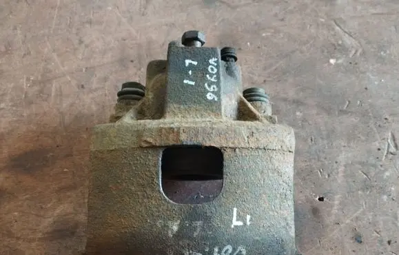 Chrysler Voyager Front brake caliper