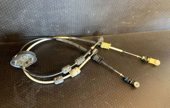Opel Astra J Gear shift cable linkage 