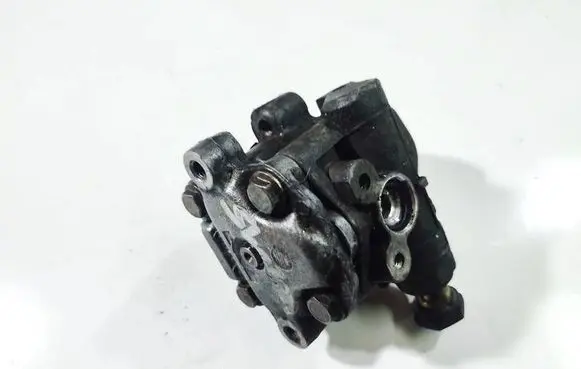 Volkswagen Caddy Power steering pump 