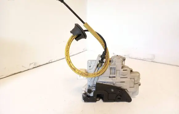 Audi A6 S6 C6 4F Rear door lock 4F0839016B