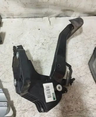 Mercedes-Benz B W245 Brake pedal 4010049A 4619449 A1692901001