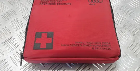 Audi A6 S6 C7 4G First aid kit 8P0860282A