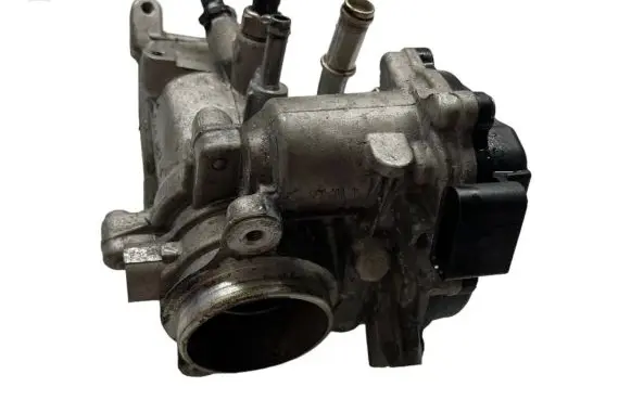 Volkswagen Touran III Throttle valve 04L128063AA