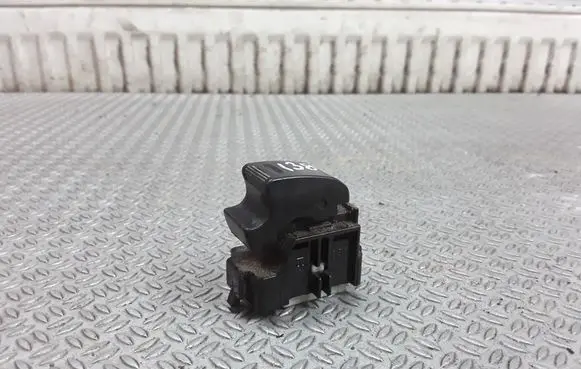 Toyota Hilux (N80, N90, N100, N110) Electric window control switch