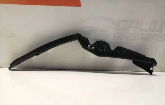 Skoda Octavia Mk2 (1Z) Front bumper mounting bracket 1Z0807184B