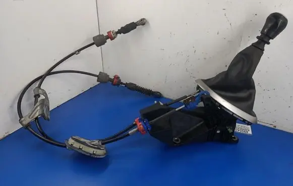 Nissan Qashqai Gear shift rod 