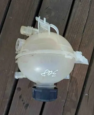 Peugeot 308 Coolant expansion tank/reservoir 9678514680