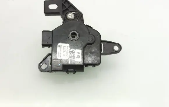 Hyundai Ioniq Air flap motor/actuator D267CWFAB01