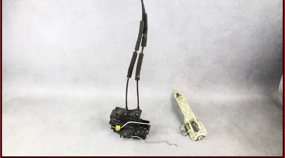 Chevrolet Captiva Front door lock