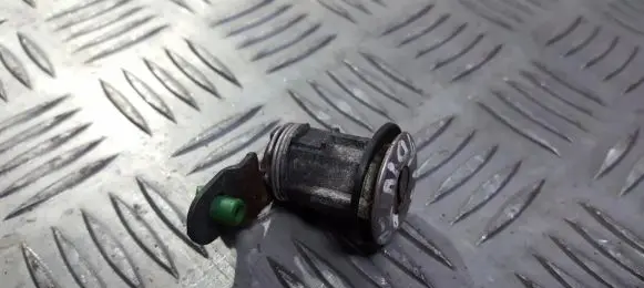 Nissan Primera Front door lock (next to the handle) 