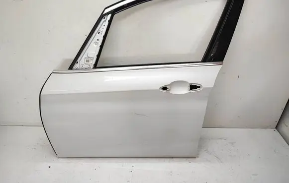 BMW 2 F46 Front door 