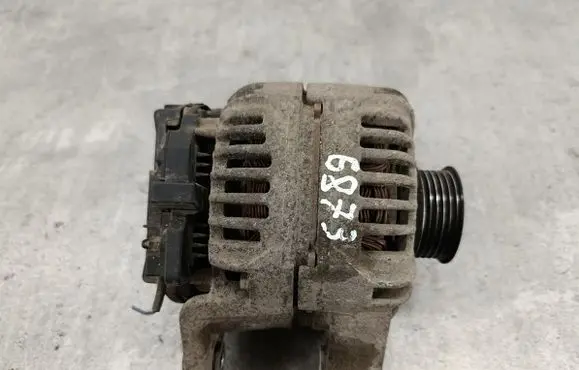Opel Corsa C Generator/alternator 55556068