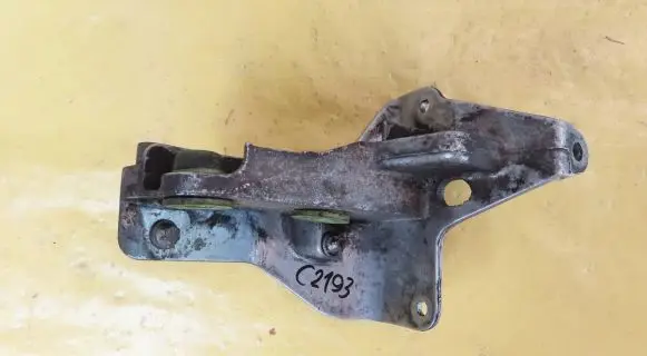 Mercedes-Benz C W204 Engine mounting bracket A6460941141