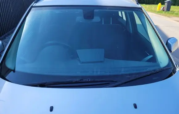 BMW X3 E83 Front windscreen/windshield window